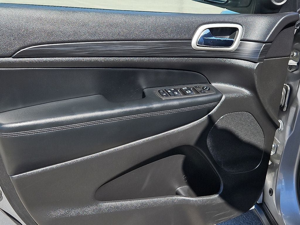 Used 2021 Jeep Grand Cherokee Laredo RWD image 20