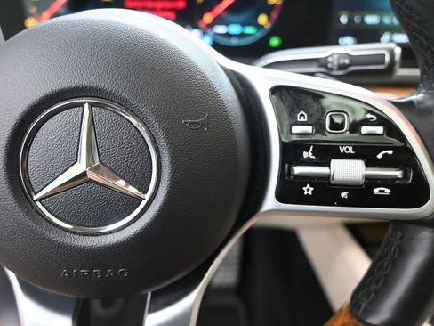 Used 2021 Mercedes-Benz GLS 580 GLS 580 image 14