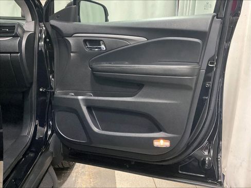 Used 2023 Honda Ridgeline RTL-E image 12