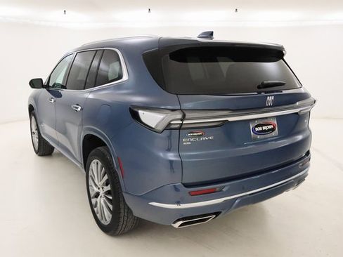 Used 2025 Buick Enclave Avenir image 26