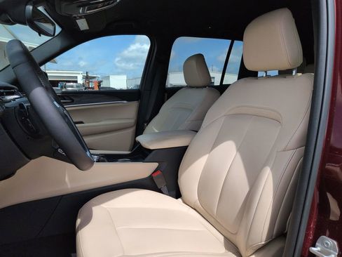 Used 2024 Jeep Grand Cherokee Limited image 14