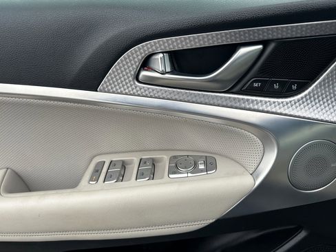 Used 2022 Genesis G70 3.3T w/ Sport Advanced Package image 11