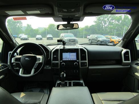 Used 2018 Ford F150 Lariat w/ Equipment Group 502A Luxury AWD/4WD image 17