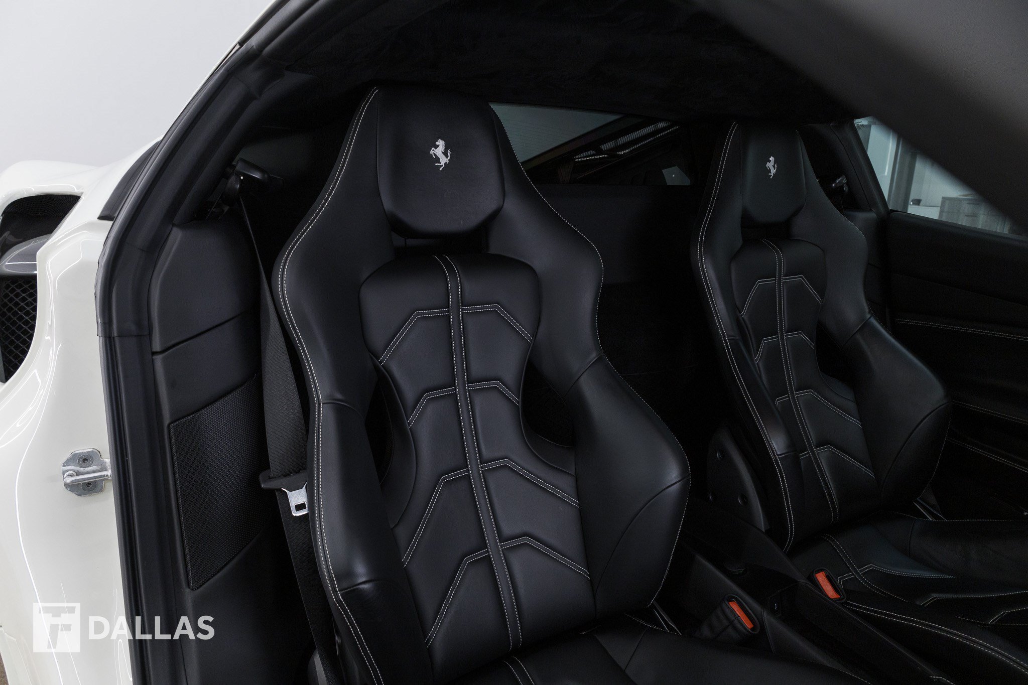 Used 2017 Ferrari 488 GTB RWD image 45