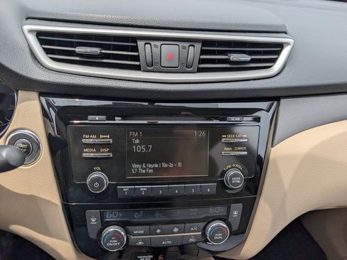 Used 2014 Nissan Rogue SV AWD/4WD image 26