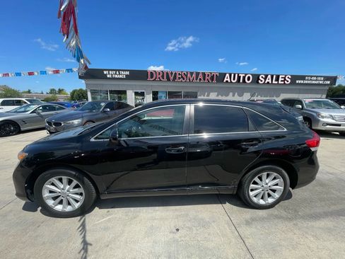 Used 2011 Toyota Venza AWD image 2