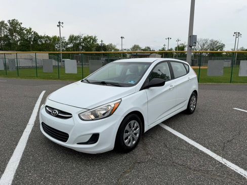 Used 2016 Hyundai Accent SE FWD image 3