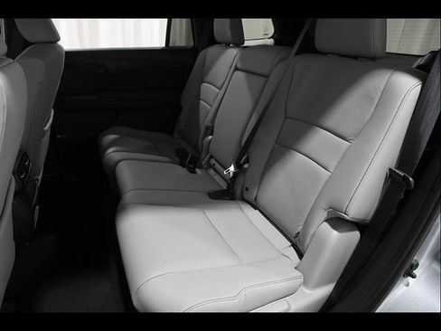 Used 2024 Honda Passport EX-L image 18