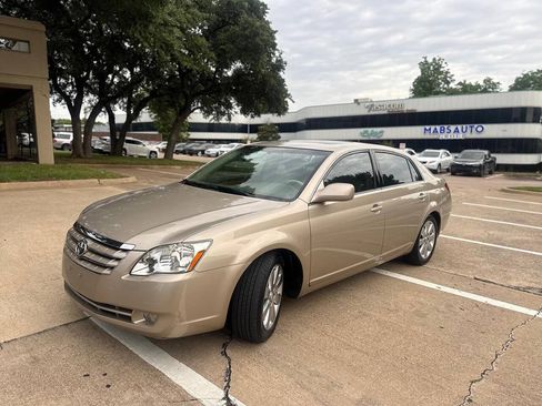 Used 2006 Toyota Avalon XLS FWD image 1