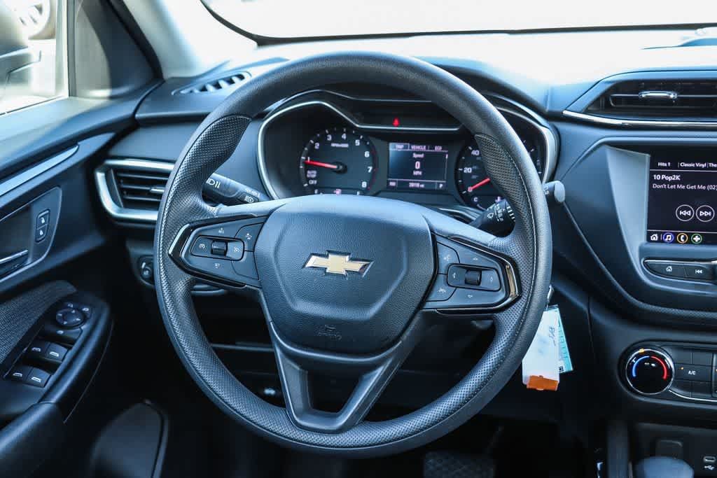 Used 2022 Chevrolet TrailBlazer LS FWD image 15