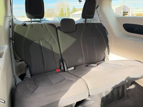 Used 2023 Chrysler Voyager LX FWD image 40