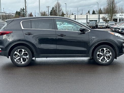 Used 2021 Kia Sportage LX image 3
