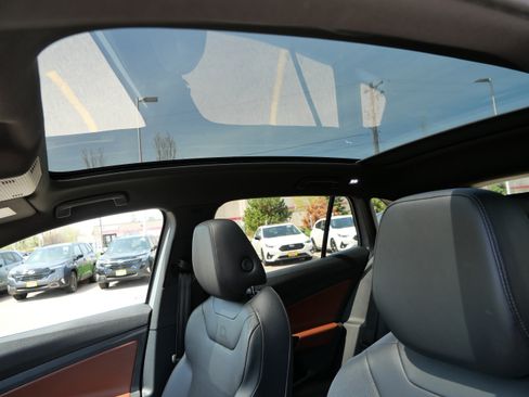 Used 2021 Volkswagen ID.4 Pro S RWD image 33
