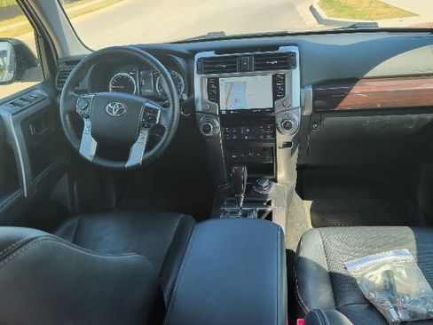 Used 2024 Toyota 4Runner Limited AWD/4WD image 11
