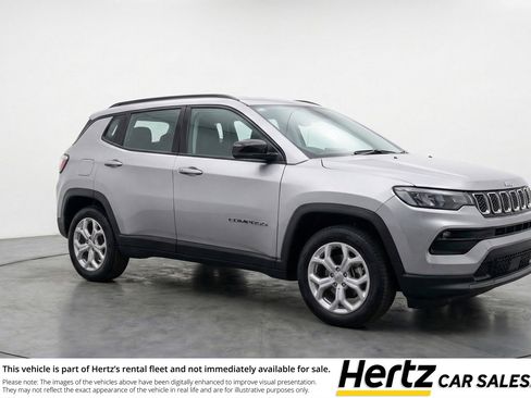 Used 2025 Jeep Compass Latitude image 1
