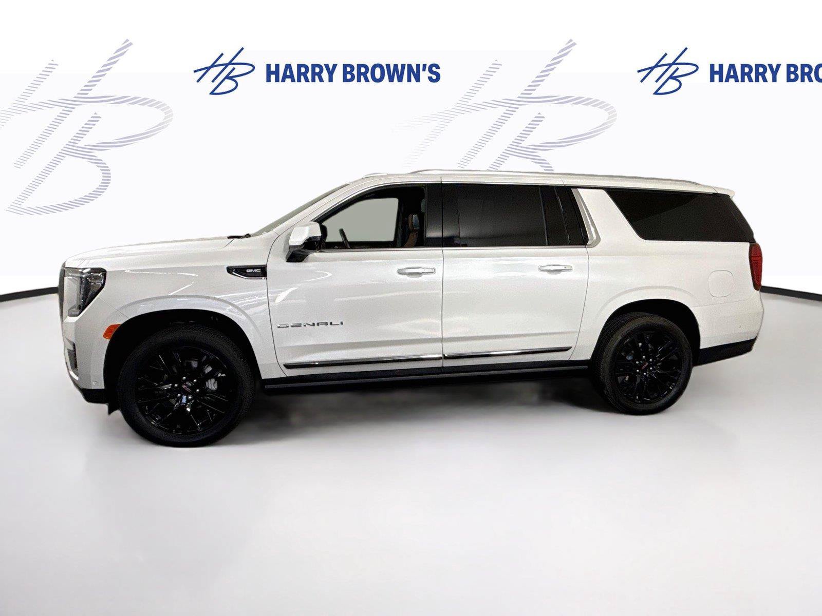 Used 2024 GMC Yukon XL Denali Ultimate AWD/4WD image 32