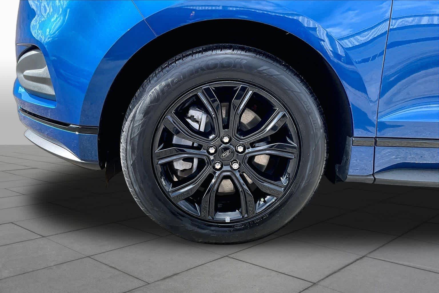 Used 2023 Ford Edge SE w/ Black Appearance Package AWD/4WD image 11