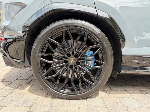Used 2025 Lamborghini Urus SE image 27