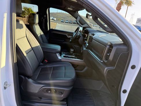 Certified 2023 Chevrolet Silverado 1500 High Country w/ High Country Premium Package AWD/4WD image 16