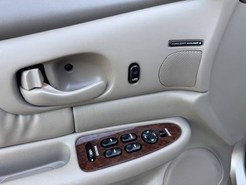 Used 2002 Buick Century Limited FWD image 11