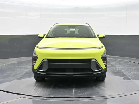 Certified 2025 Hyundai Kona SEL image 3