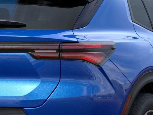 New 2026 Chevrolet Equinox EV LT image 28