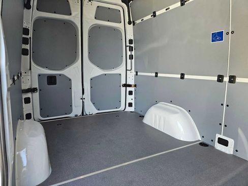 Used 2026 Mercedes-Benz Sprinter 2500 image 13
