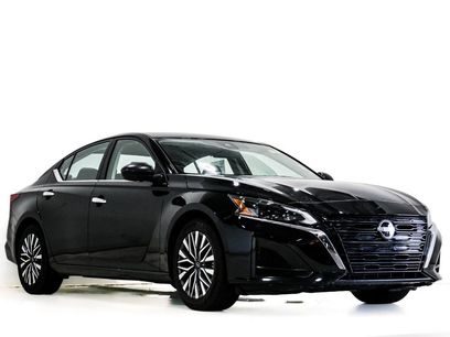 Used 2024 Nissan Altima 2.5 SV