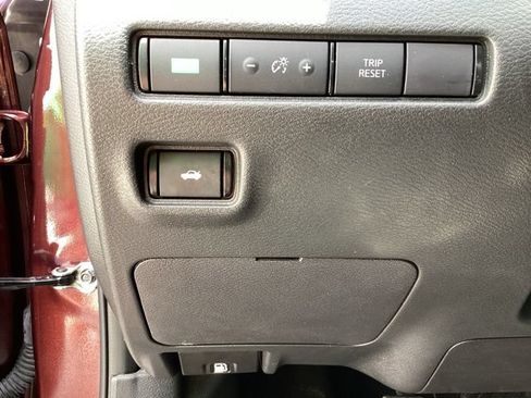 Used 2023 Nissan Sentra SV FWD image 9