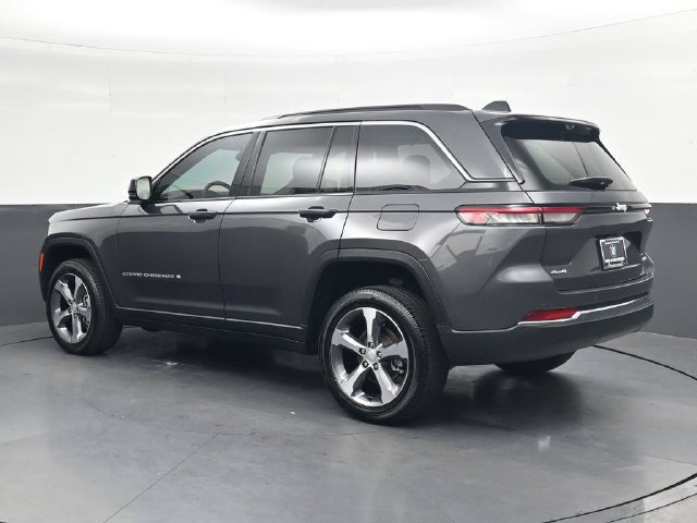 Used 2025 Jeep Grand Cherokee Limited w/ Luxury Tech Group II AWD/4WD image 7