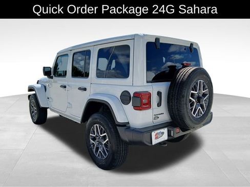 New 2025 Jeep Wrangler Unlimited Sahara w/ Technology Group AWD/4WD image 3