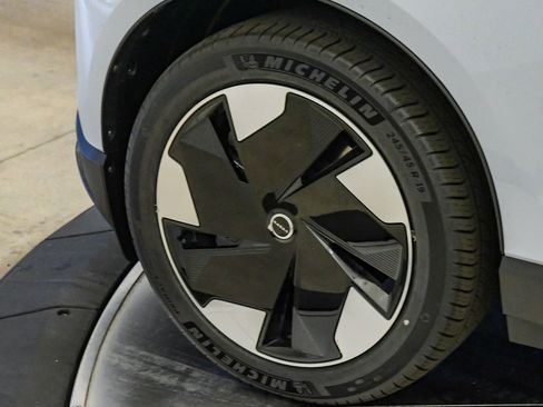 New 2026 Volvo EX30 Plus w/ Protection Package Premier image 10
