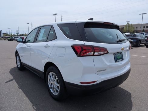 Certified 2022 Chevrolet Equinox LS w/ LPO, Floor Liner Package AWD/4WD image 31