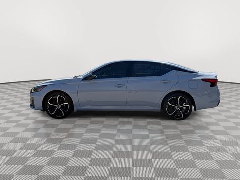 Certified 2024 Nissan Altima 2.5 SR w/ SR Premium Package FWD image 6