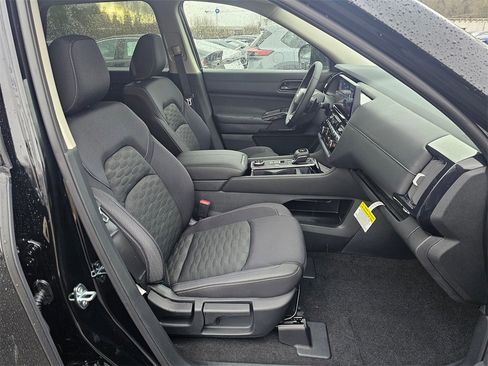 New 2026 Nissan Pathfinder SV image 29