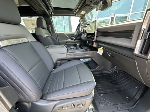 New 2025 GMC Hummer EV 2X image 32