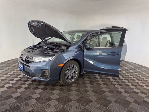 Certified 2026 Honda Odyssey Touring image 14
