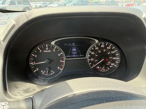 Used 2019 Nissan Pathfinder S AWD/4WD image 12