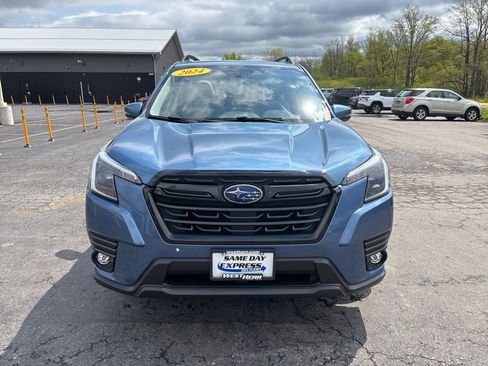 Used 2024 Subaru Forester Limited AWD/4WD image 2