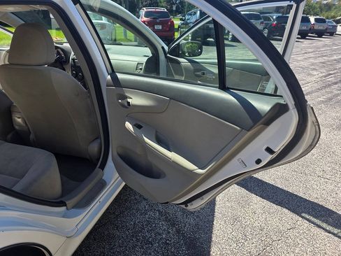 Used 2009 Toyota Corolla LE FWD image 16