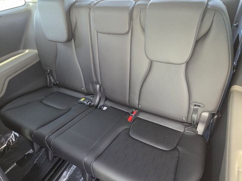 New 2026 Kia Carnival SX FWD image 9