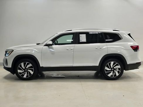 Used 2025 Volkswagen Atlas SEL AWD/4WD image 3