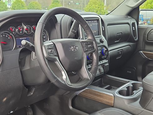 Used 2021 Chevrolet Silverado 1500 LT Trail Boss w/ Convenience Package II image 18