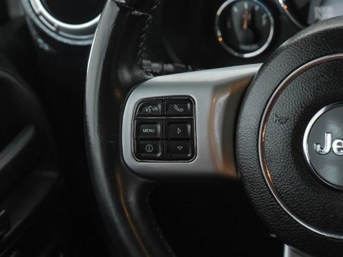 Used 2013 Jeep Wrangler Unlimited Rubicon image 15