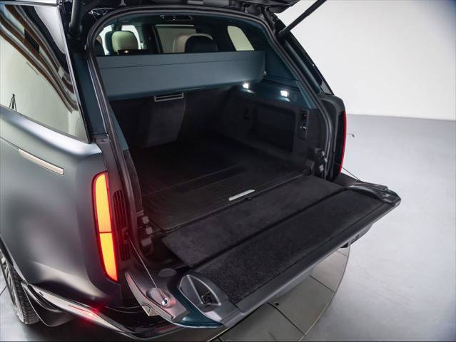 New 2026 Land Rover Range Rover SV AWD/4WD image 36