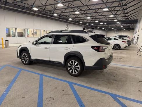 Used 2023 Subaru Outback Limited AWD/4WD image 2