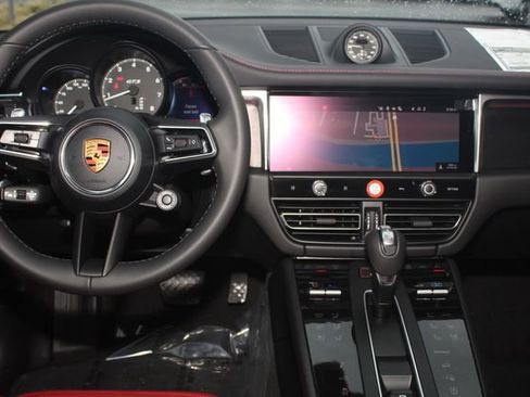 New 2026 Porsche Macan GTS image 6