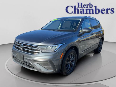 Used 2022 Volkswagen Tiguan SE image 8
