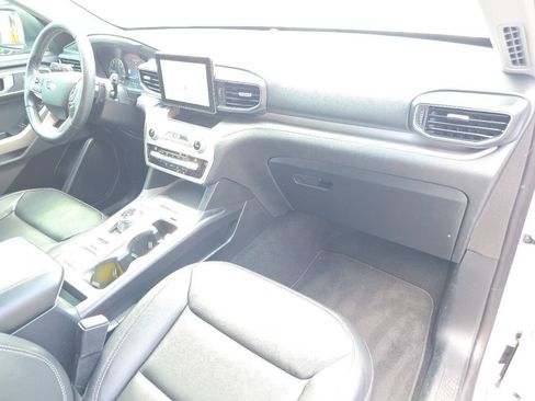 Used 2020 Ford Explorer XLT w/ Equipment Group 202A RWD image 26