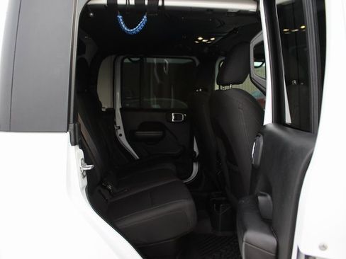 Used 2020 Jeep Gladiator Sport w/ Quick Order Package 24S image 8